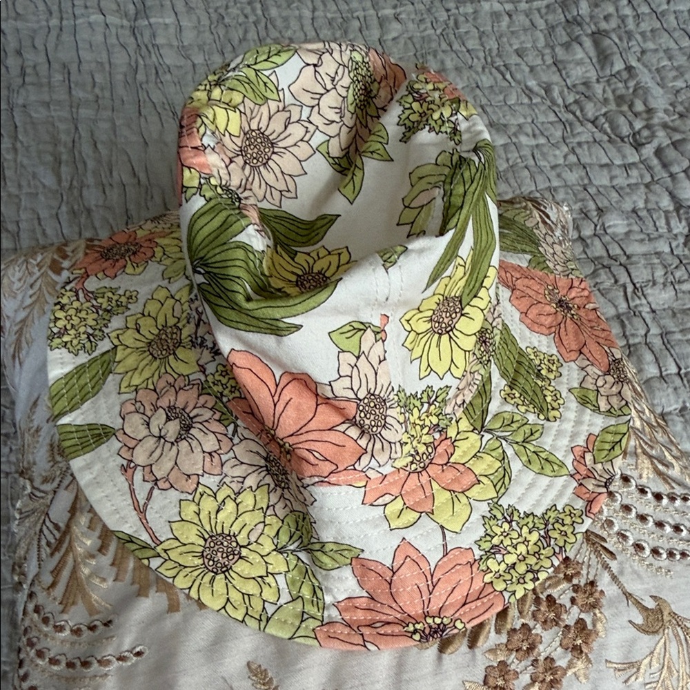 JCrew Floral Bucket Hat in Cream, Peach & Yellow 100% cotton